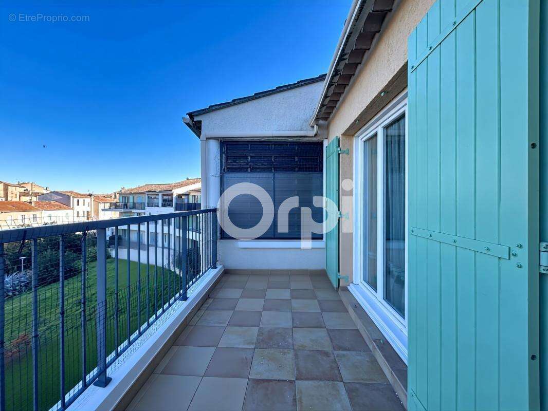 Appartement à ROQUEBRUNE-SUR-ARGENS