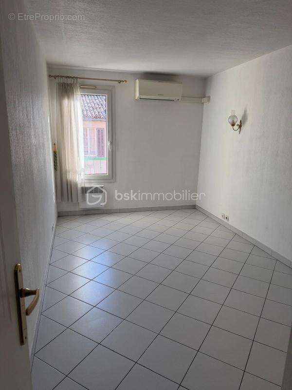 Appartement à LE MUY