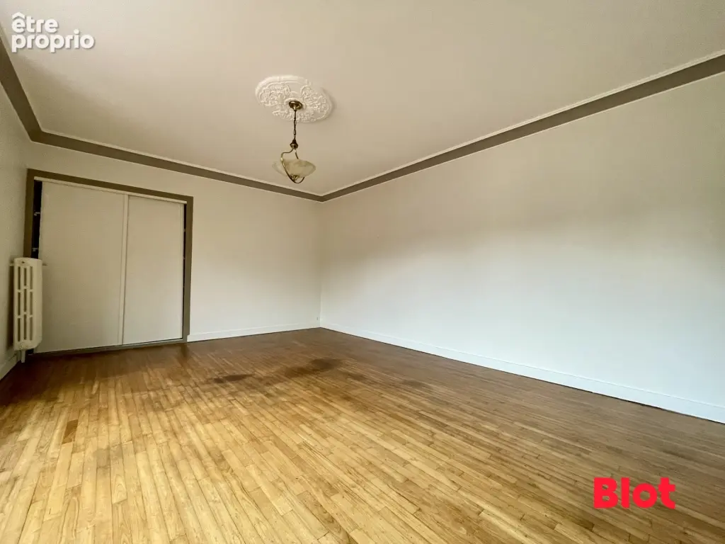 Maison 8 pièces 165 m² à vendre à Montfort-Sur-Meu (35160) - photo 3
