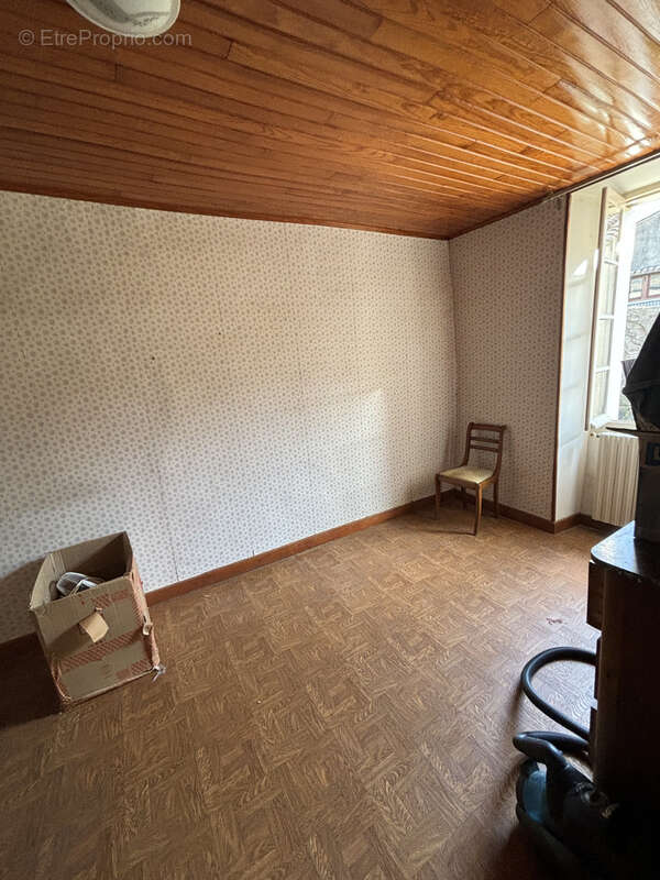 Au coeur d'un village de caractère dans la montagne noire, avec toutes commodités, maison avec cour - photo 6