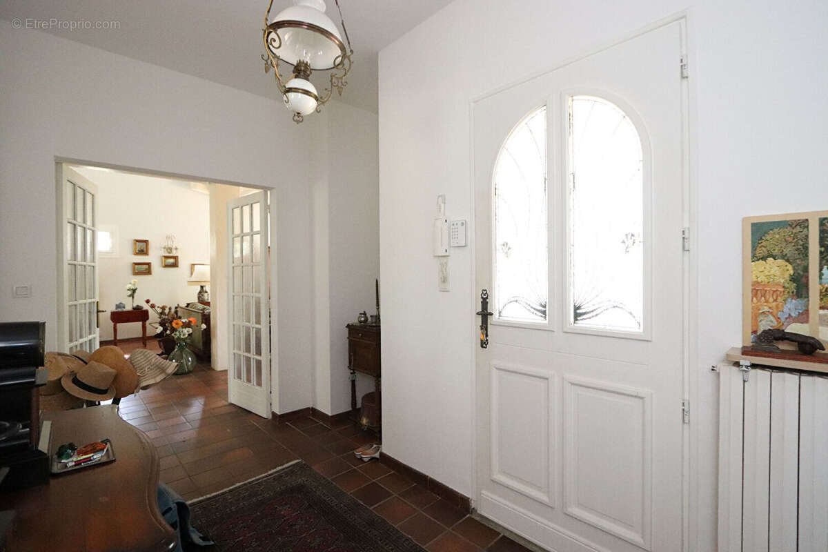 Vaste propriété de 225m² habitables sur terrain de 1919 m² arboré et paysagé - 5 chambres - photo 11