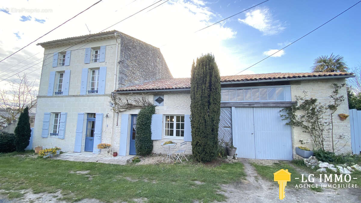 Maison à BOUTENAC-TOUVENT