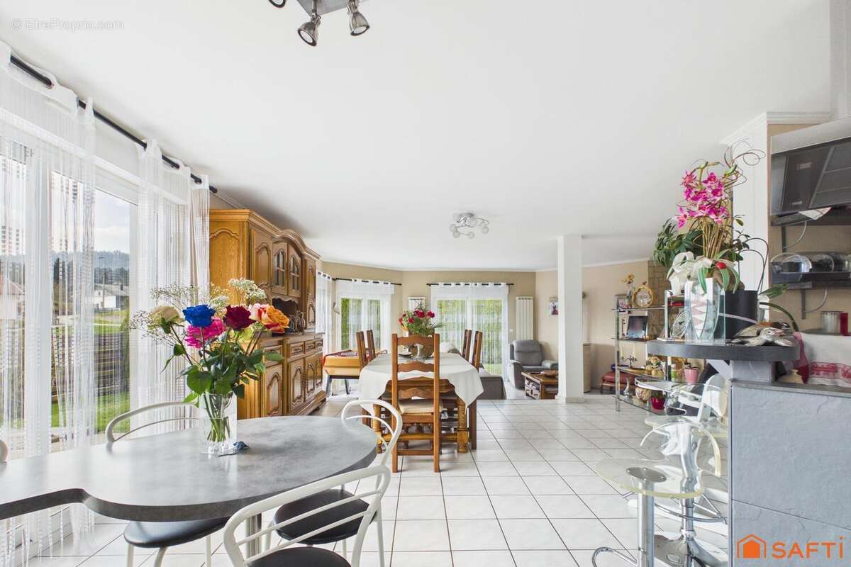 Maison 163 m² à Saint-Ame  - photo 7