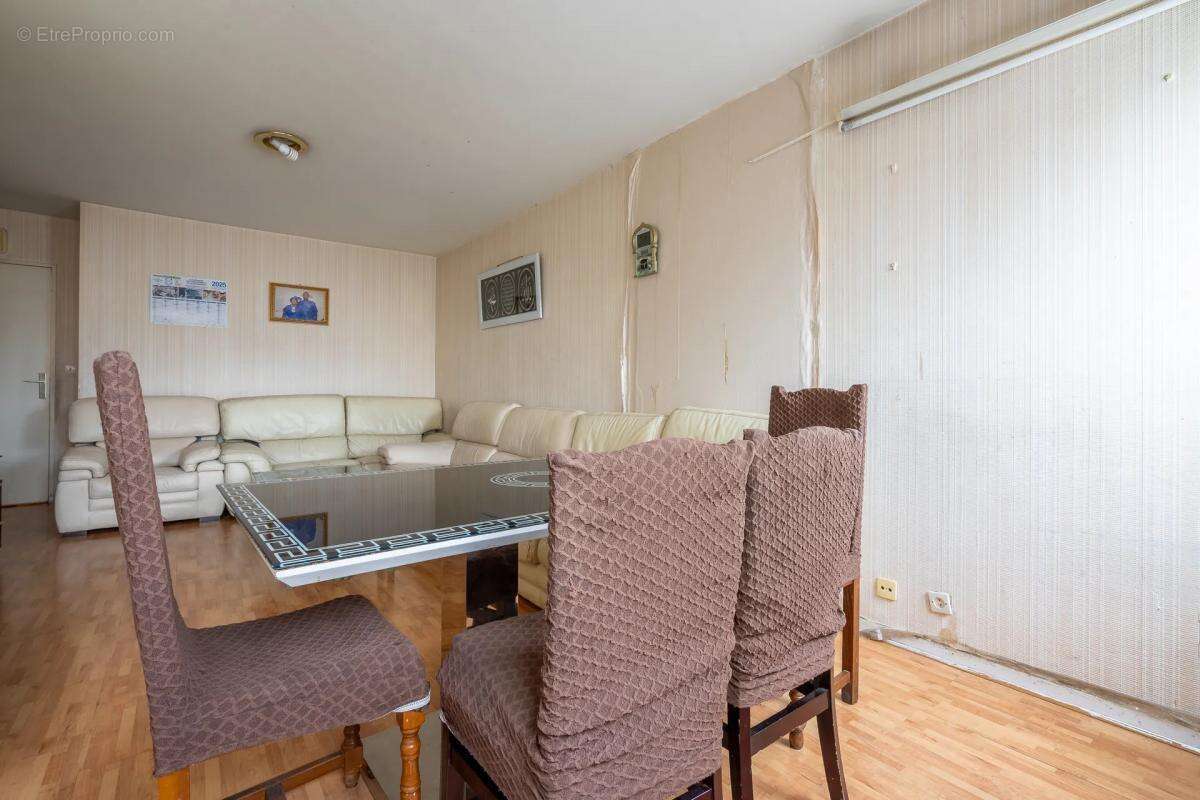 Appartement à LA COURNEUVE