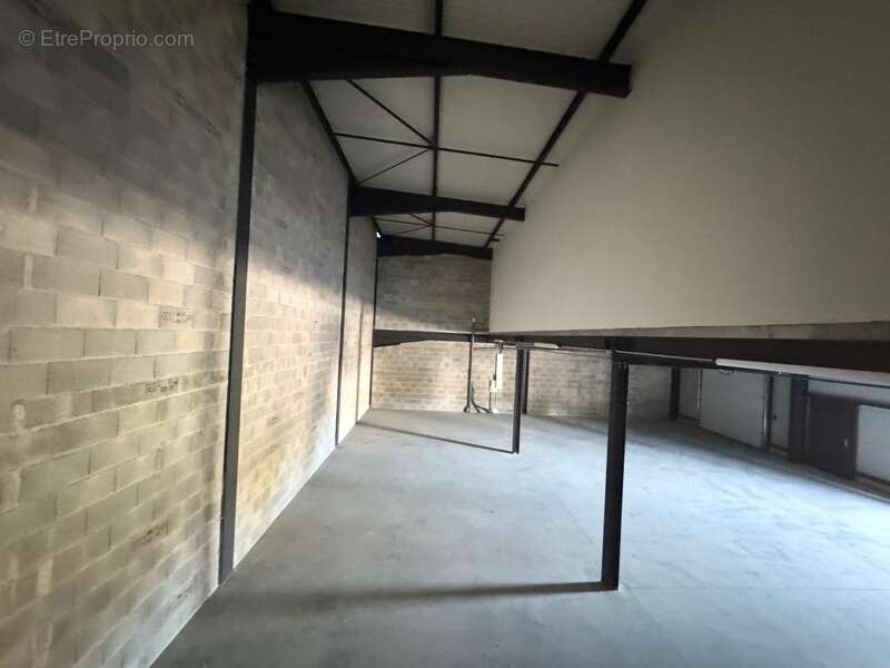 Commerce à LES MARCHES