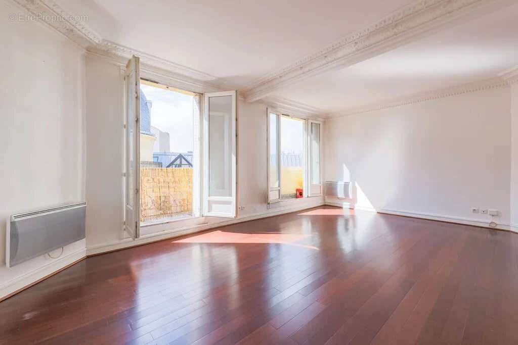 Appartement à PARIS-18E