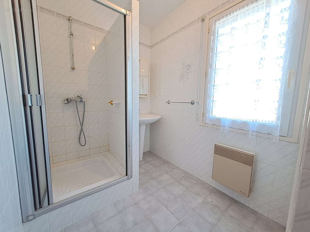 Centre Saint-Pierre-la-Noue - Villa 4 chambres + bureau sur 1 206m2 de terrain - photo 15
