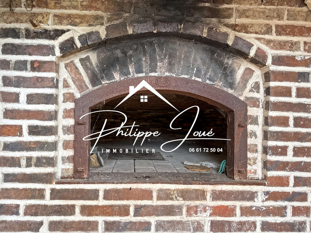 Maison à RACINES