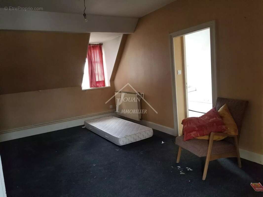 Maison à COSNE-D&#039;ALLIER