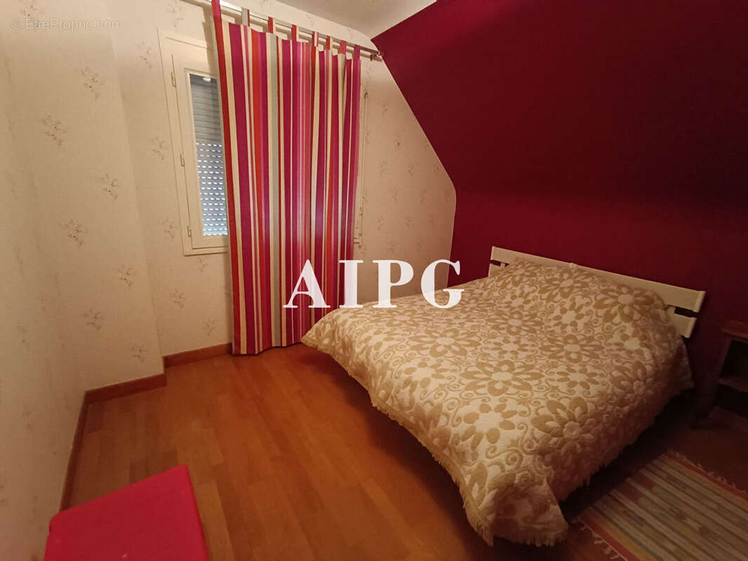 Maison à PLOUGUERNEVEL