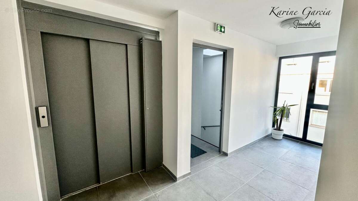 Appartement à SIX-FOURS-LES-PLAGES