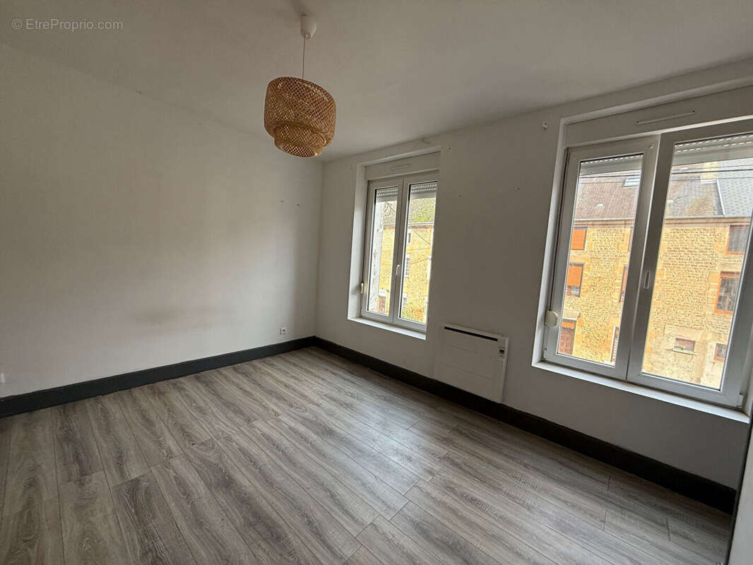 Maison à NOYERS-PONT-MAUGIS