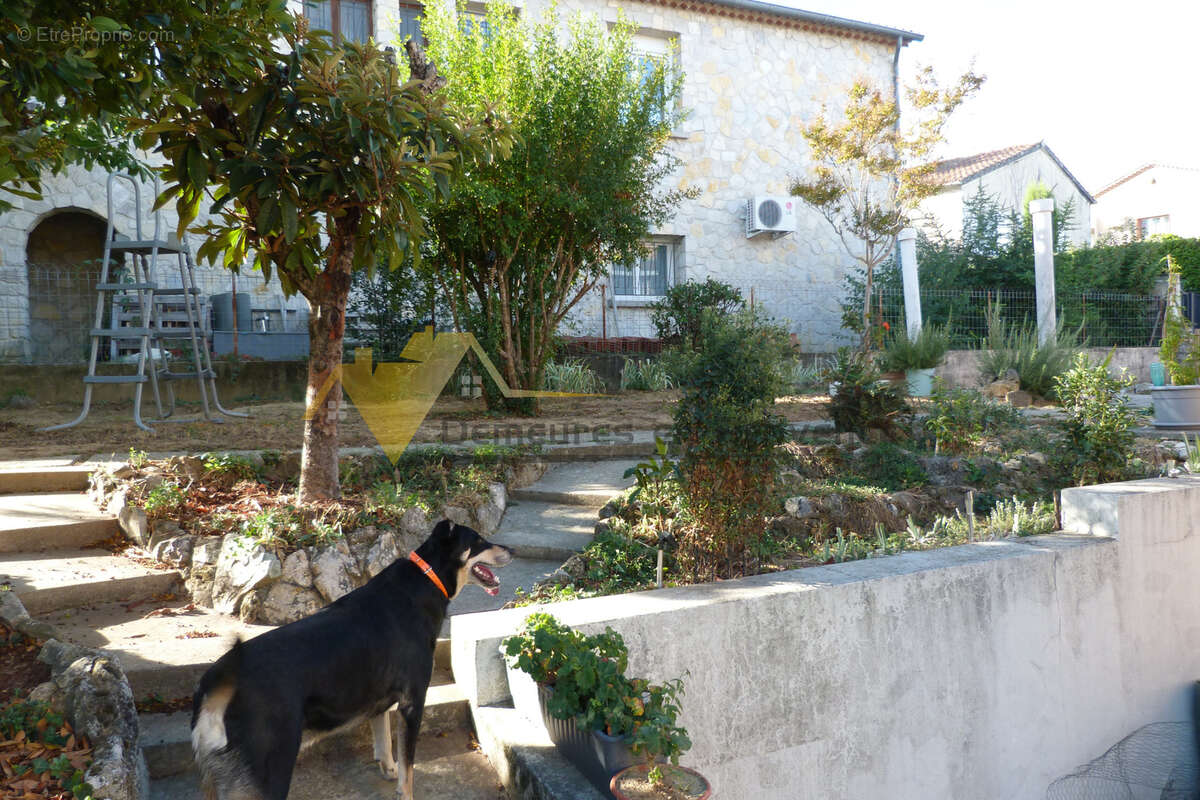 À investir sur Vaison-La-Romaine : maison de 97m2 avec 4 pièces - photo 2