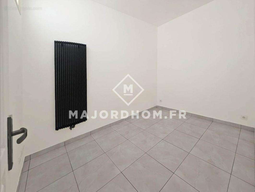 Appartement à MARSEILLE-1E