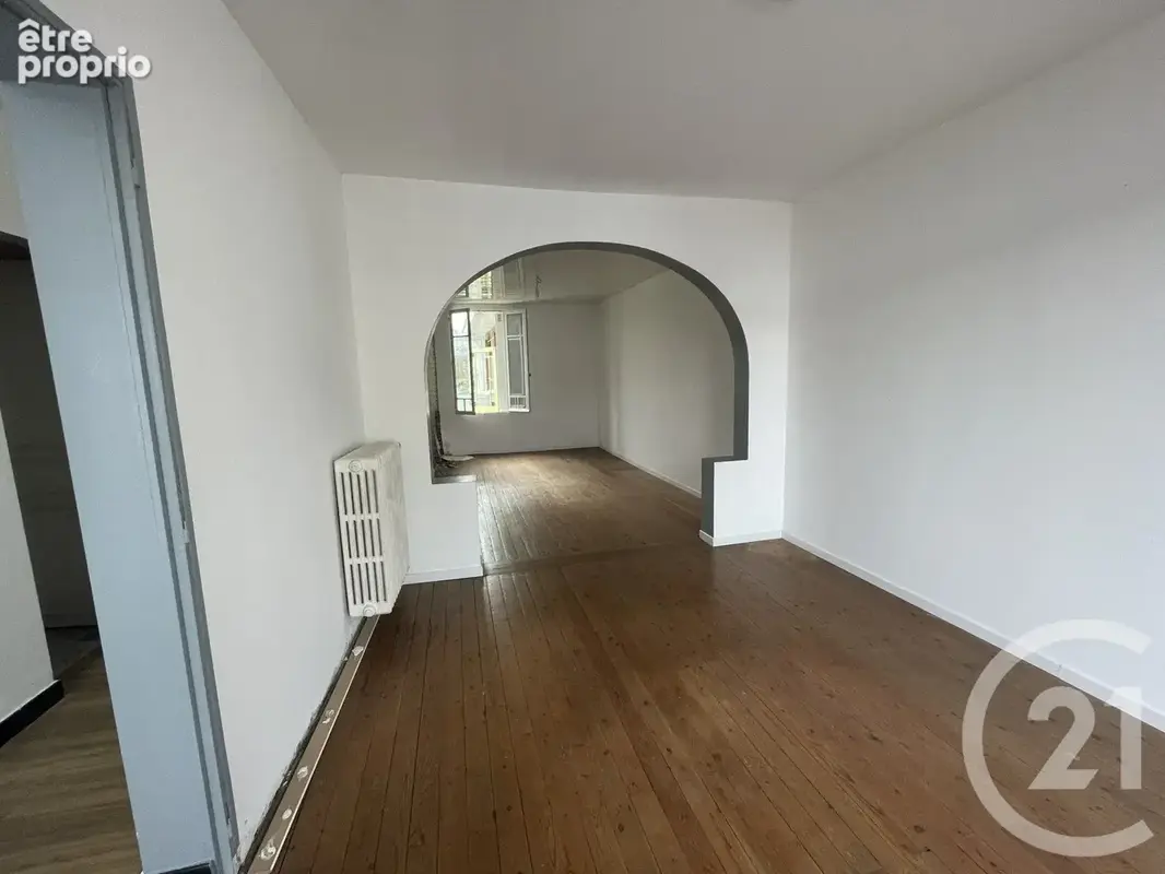 Maison à COUTRAS