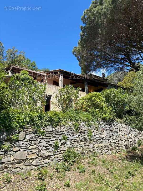 Maison à LA GARDE-FREINET