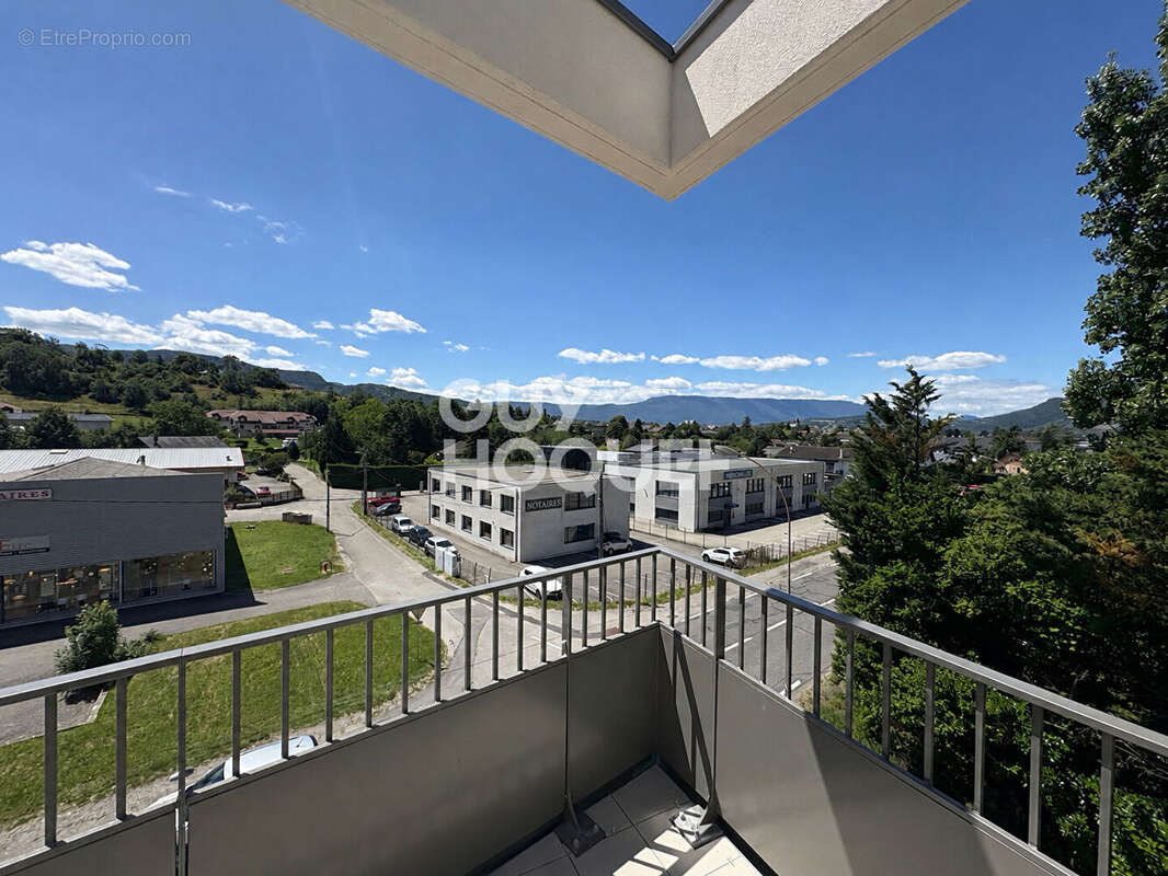 Appartement à CHALLES-LES-EAUX