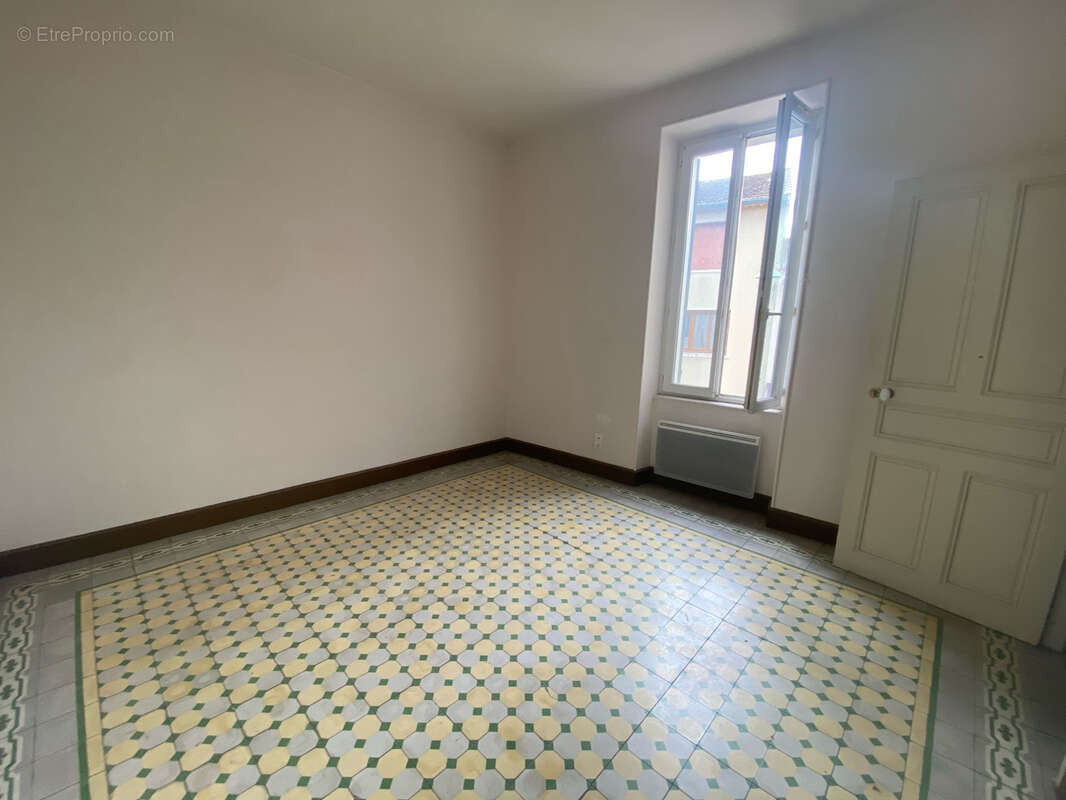 Maison à CAMARET-SUR-AIGUES