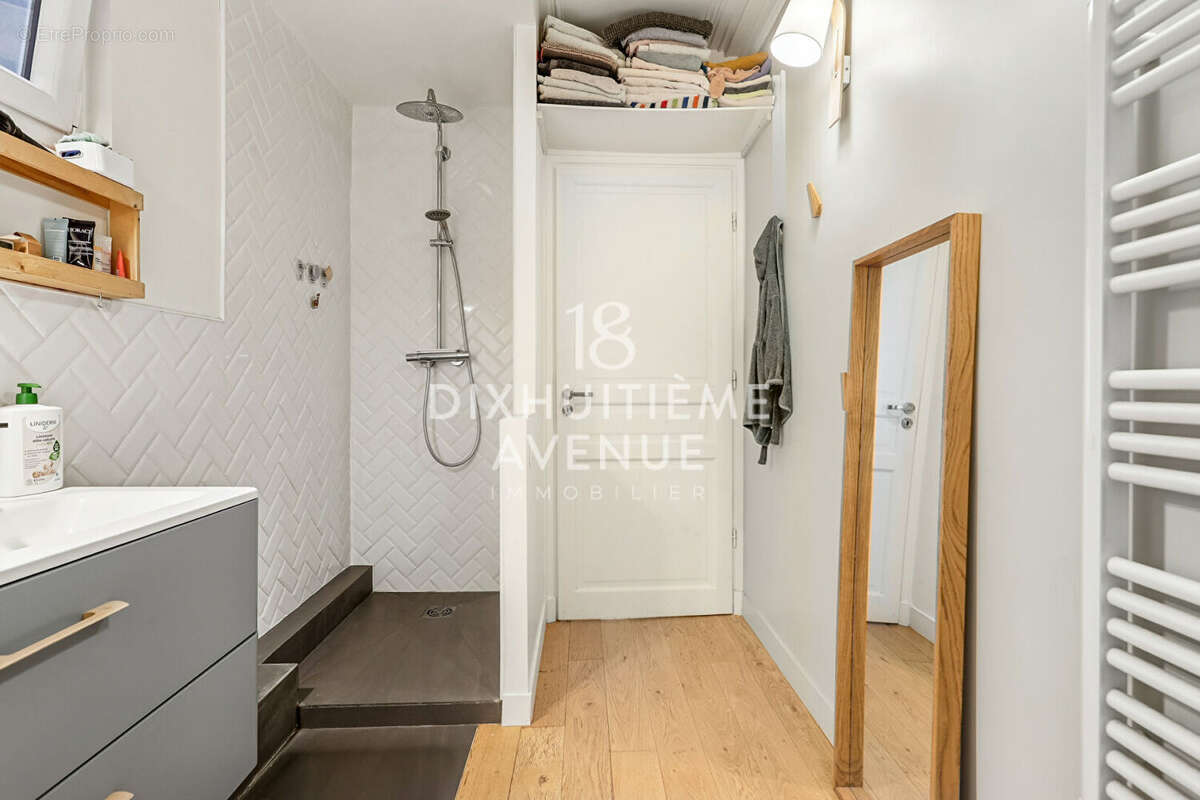 Appartement à PARIS-18E