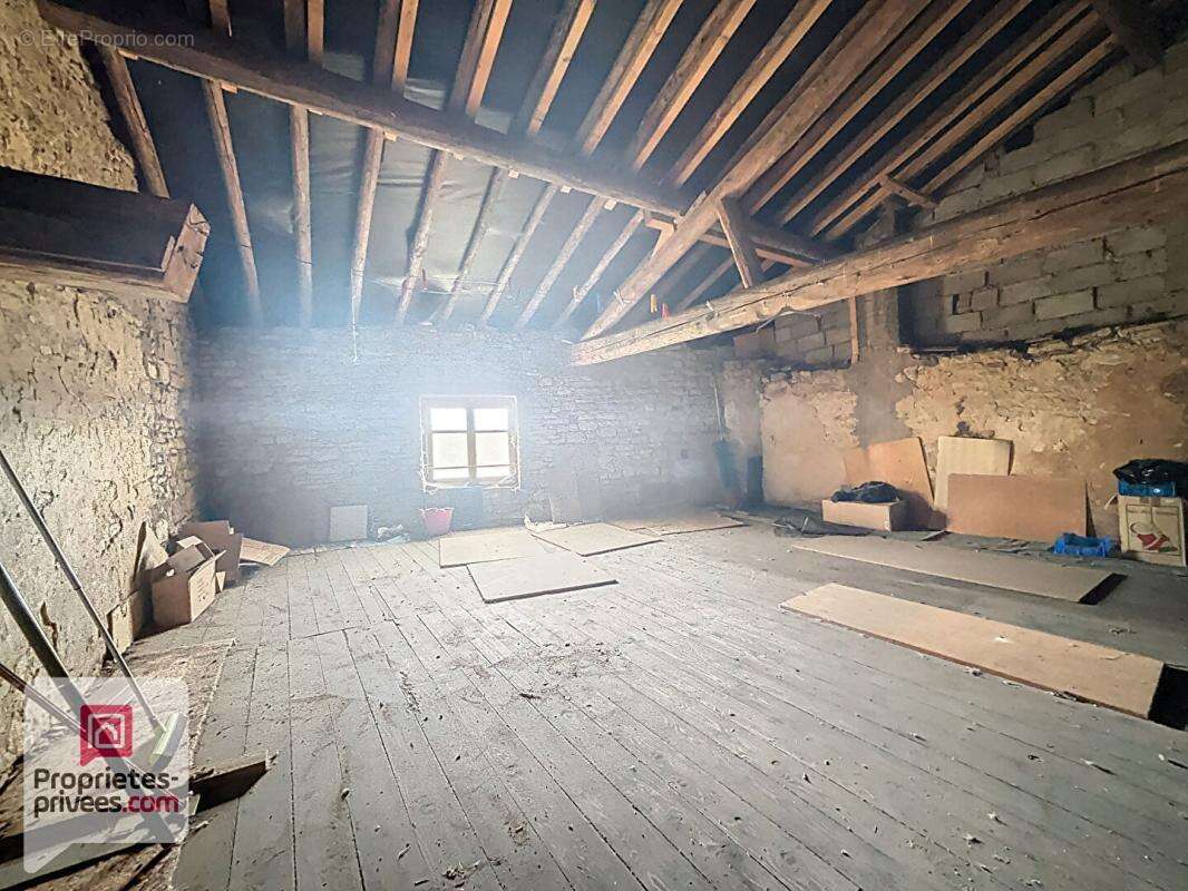 Appartement à VIC-SUR-SEILLE