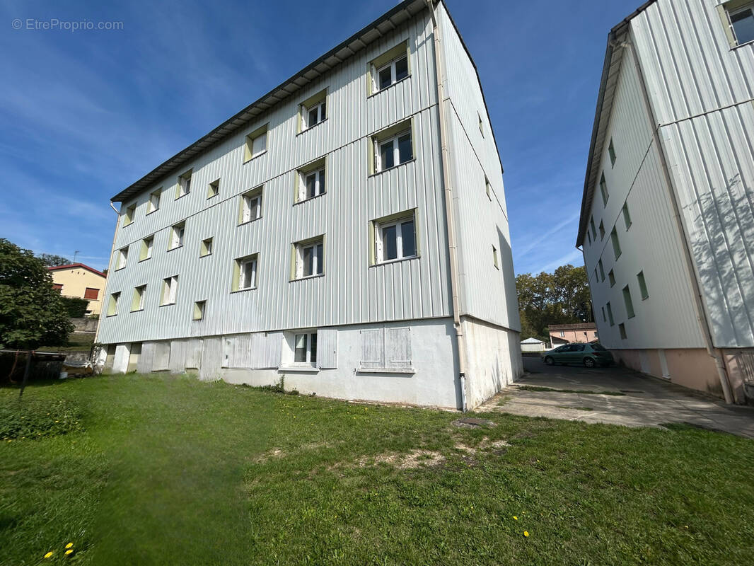 Appartement à SAINT-UZE