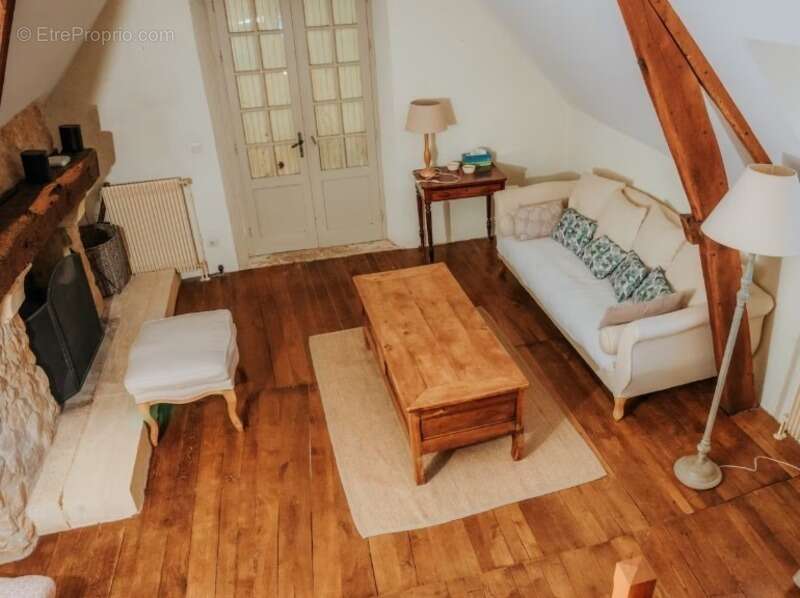 Maison à SAINT-LEON-SUR-VEZERE