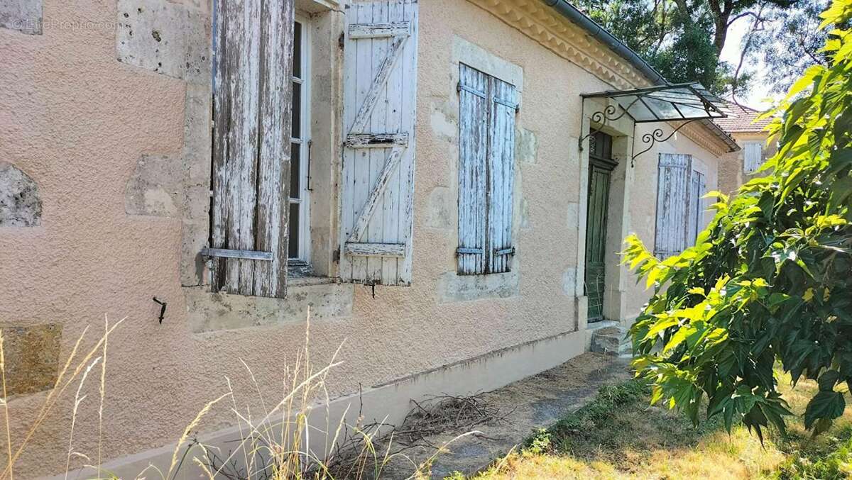 Propriété   125m² (32120) Puycasquier 6 pieces - photo 4