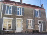 Maison à LUSSAC-LES-EGLISES