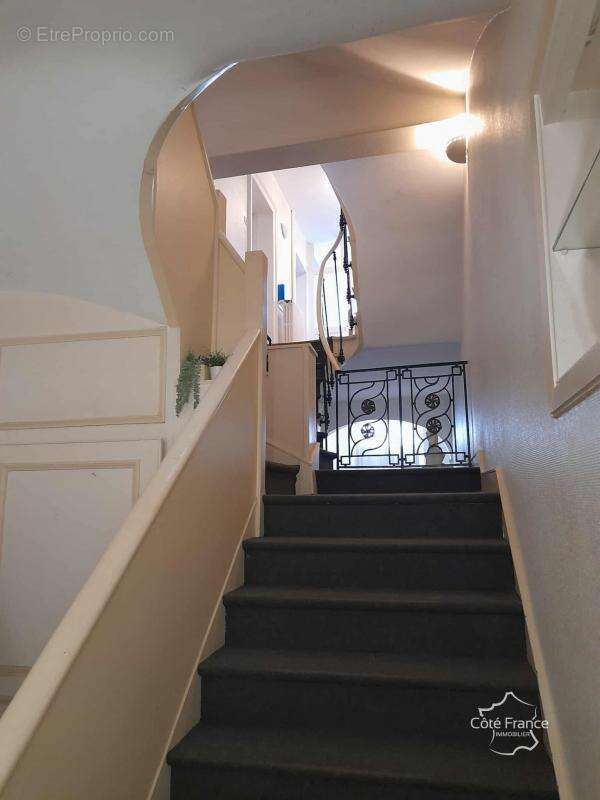 Plus de 300m2 habitables ! - photo 22