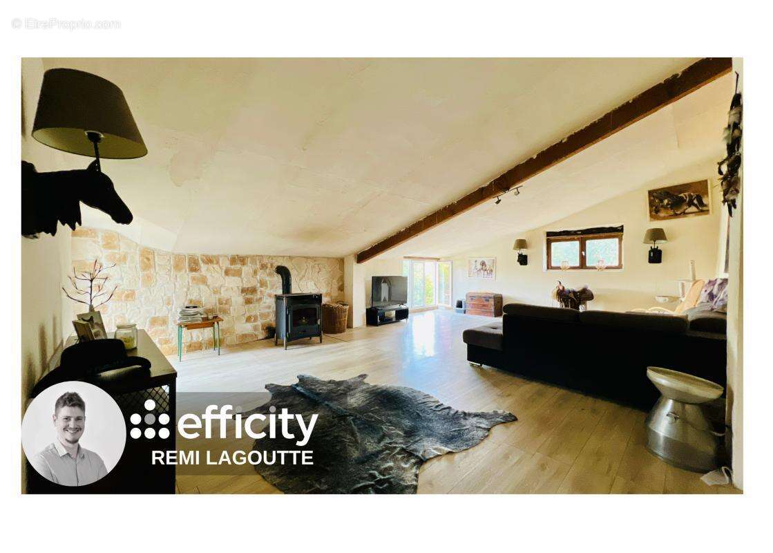 Maison 176 m² à Sainte-Colombe-Sur-Gand  - photo 3