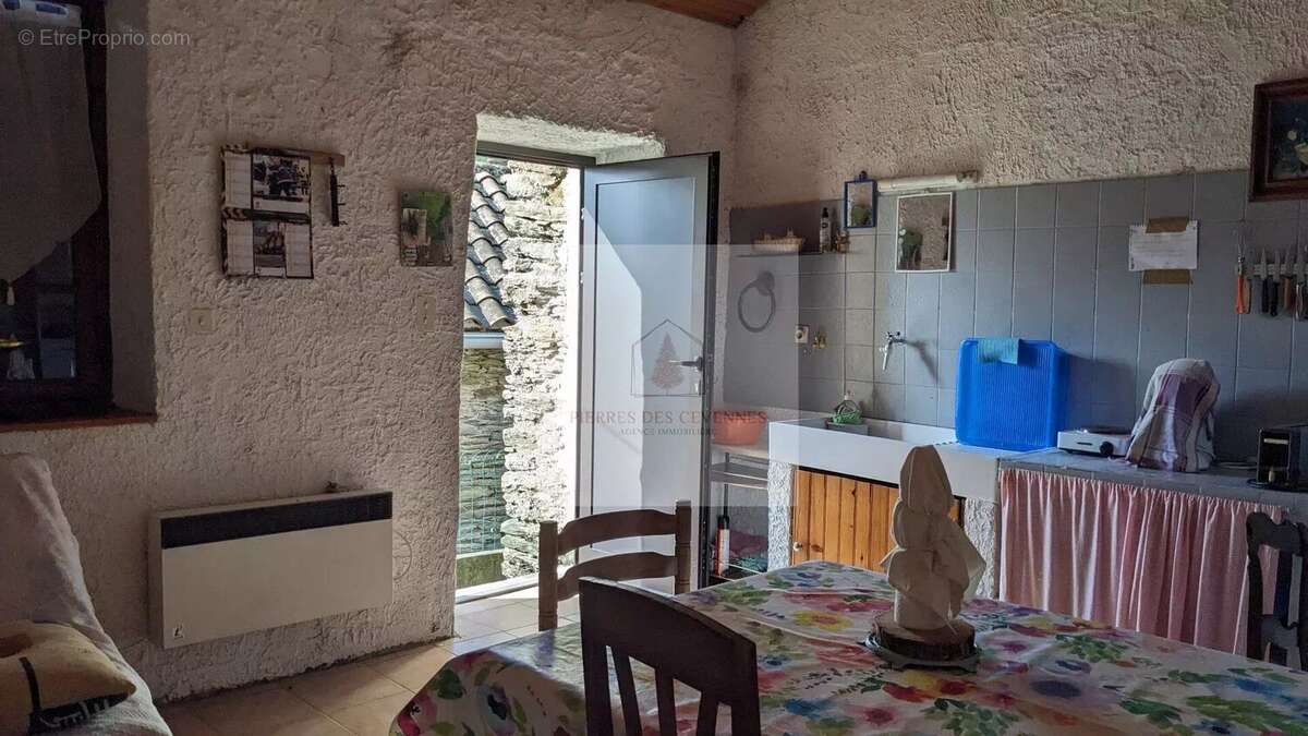 Maison à SAINTE-CECILE-D'ANDORGE