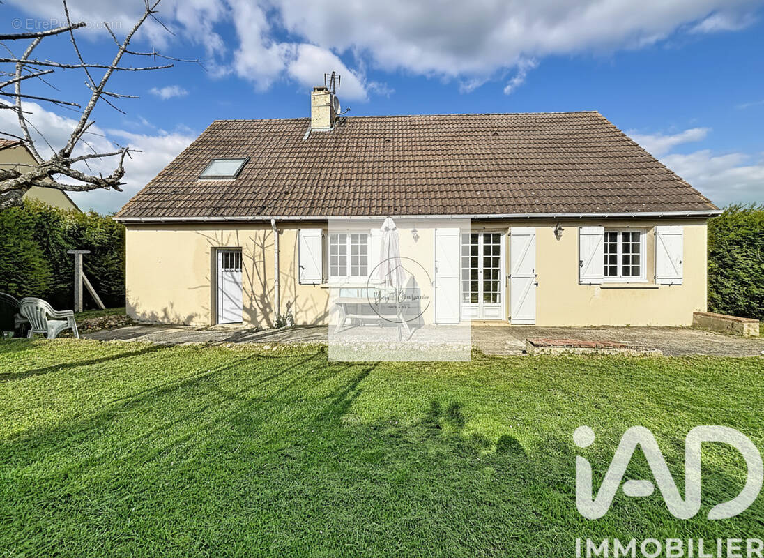 Photo 1 - Maison à SAINT-LUBIN-DES-JONCHERETS