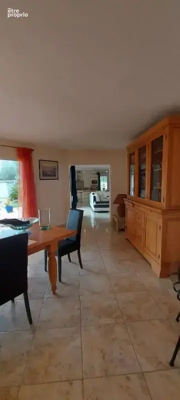 GARD. 30. GENERAC. Belle maison de 184 m2 de plain-pied sur terrain arboré de 1264 m² avec piscine - photo 8