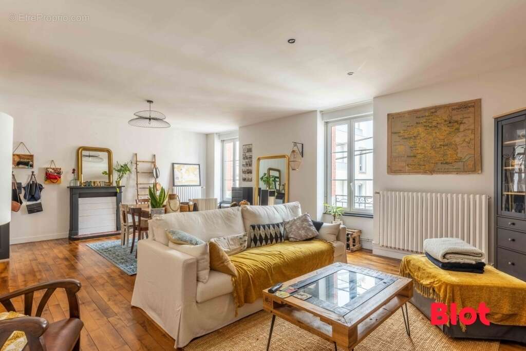 Appartement à FOUGERES