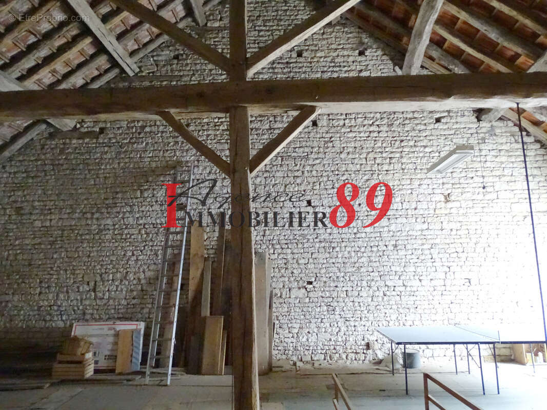 Maison à MONTIGNY-SUR-AUBE