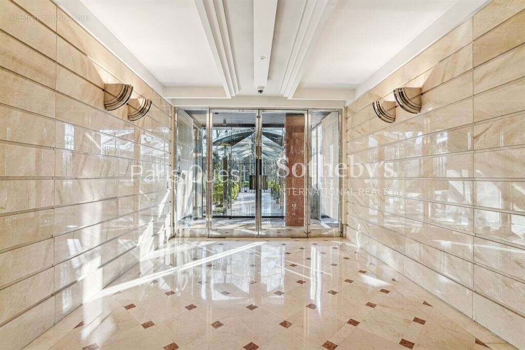 Appartement à NEUILLY-SUR-SEINE