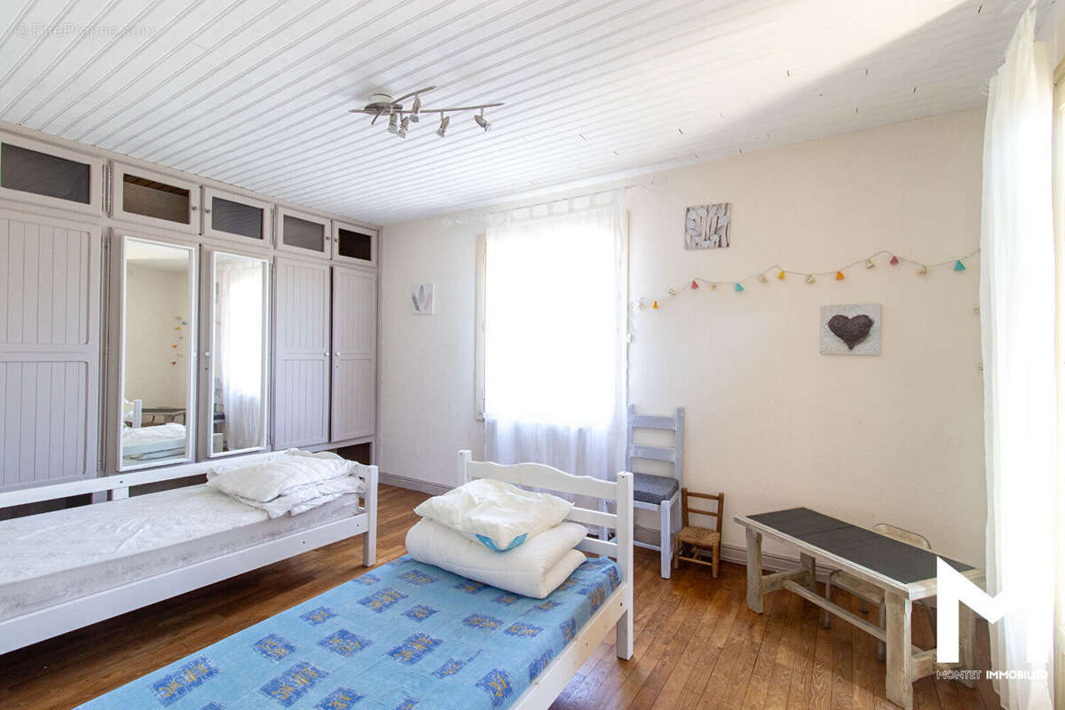 Maison à SAVIGNAC-LES-EGLISES