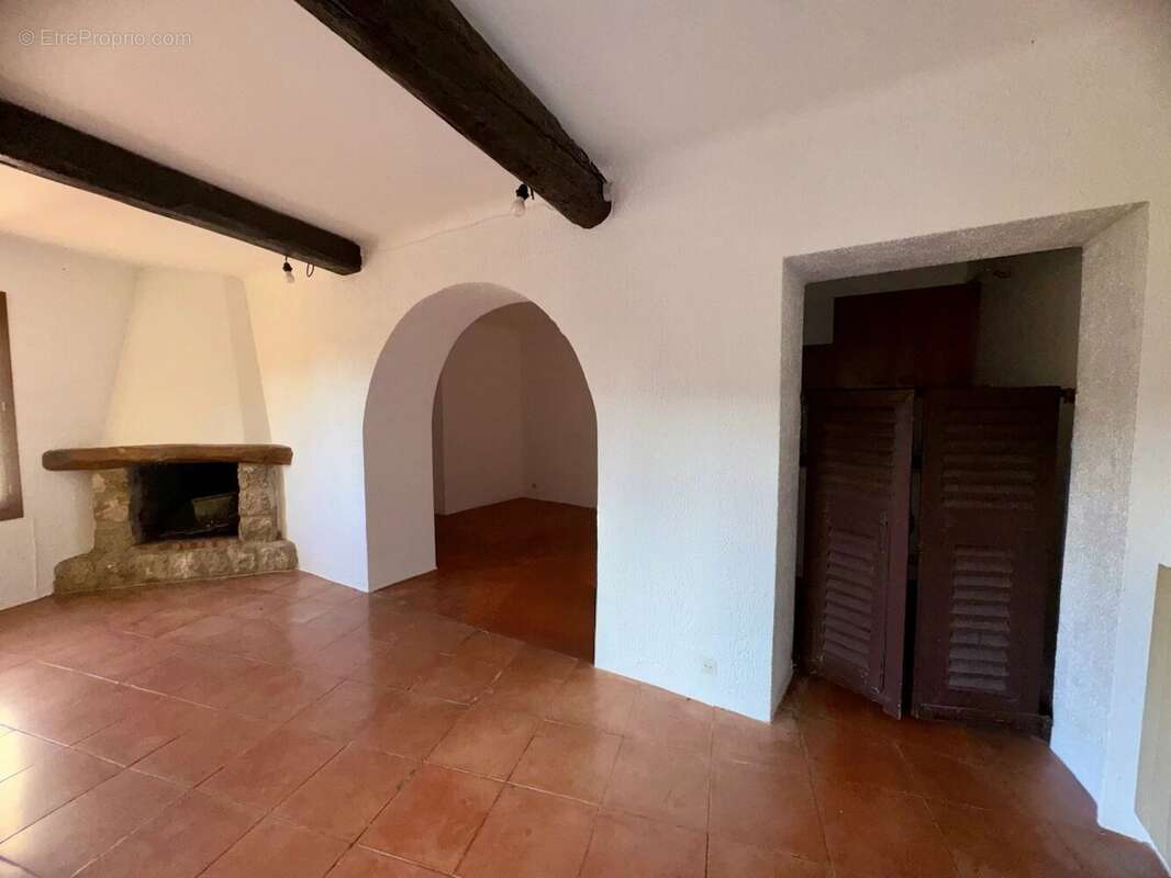 Appartement à PEILLON