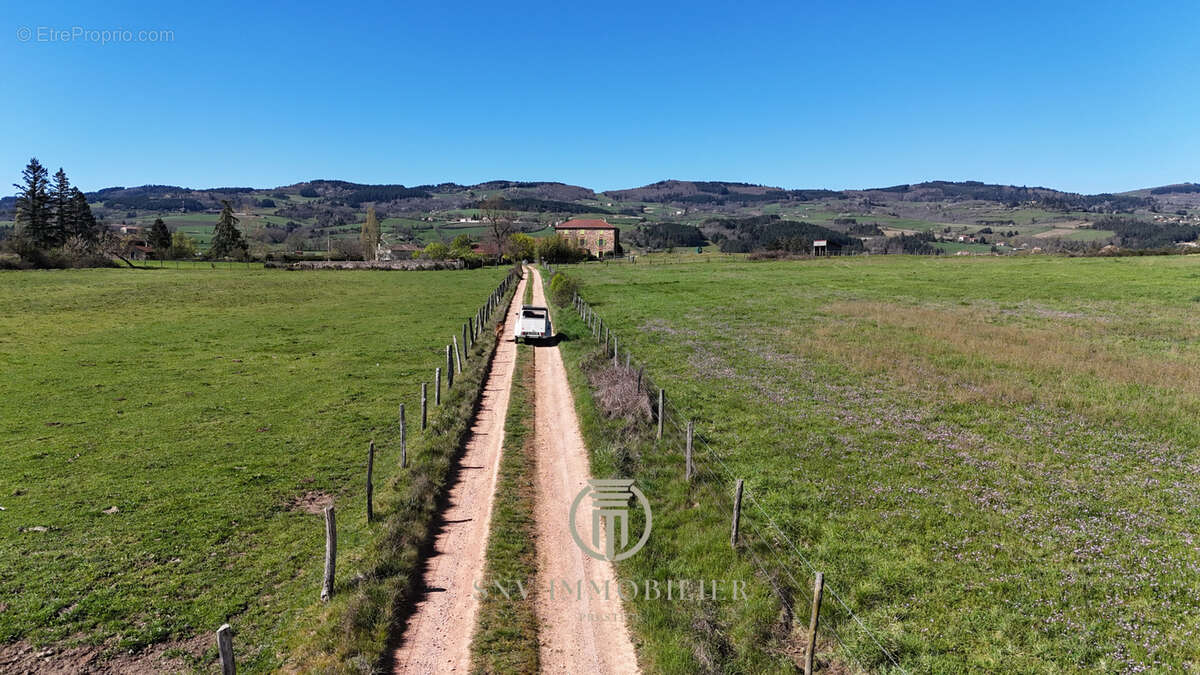 Maison à SAINT-JEAN-SAINT-MAURICE-SUR-LOIRE