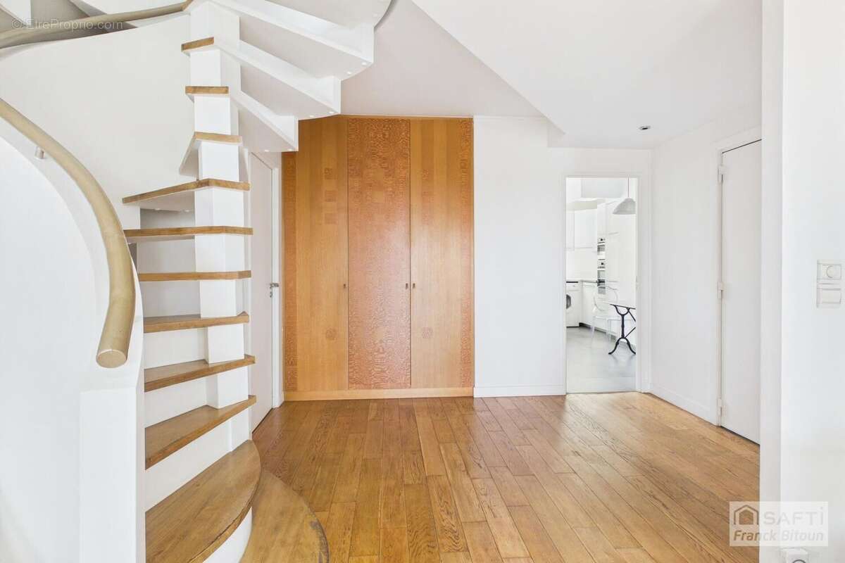 Photo 8 - Appartement à COURBEVOIE