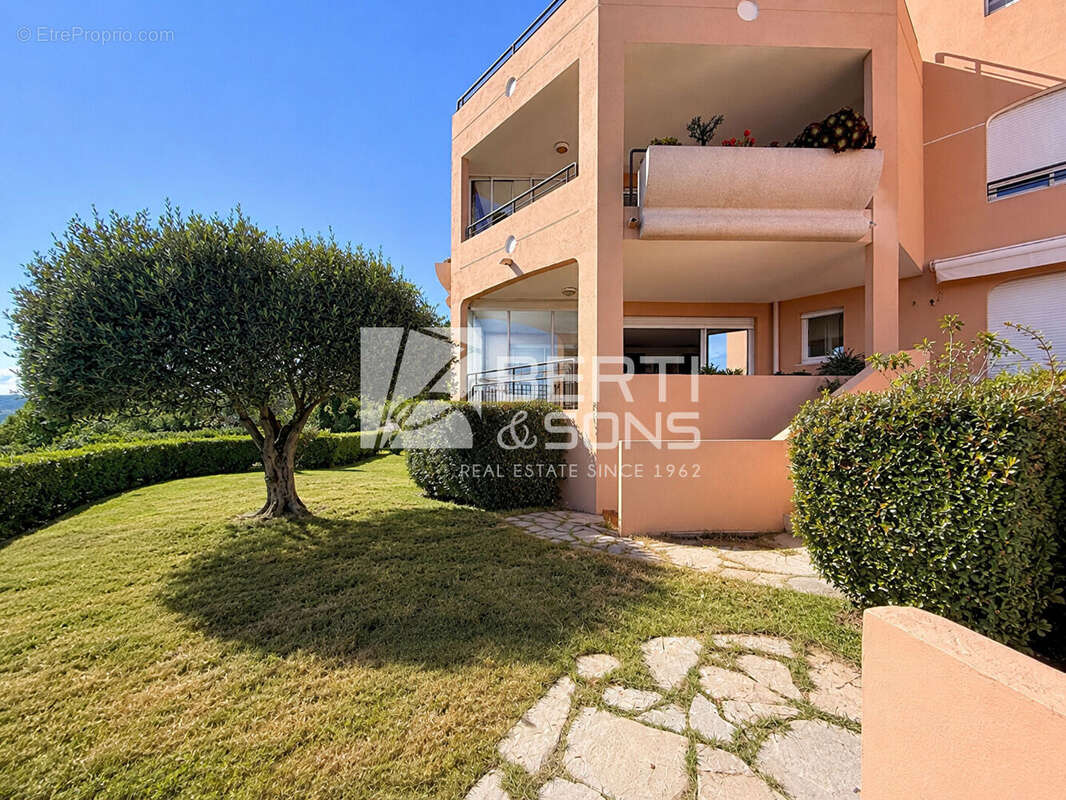 Appartement à MANDELIEU-LA-NAPOULE