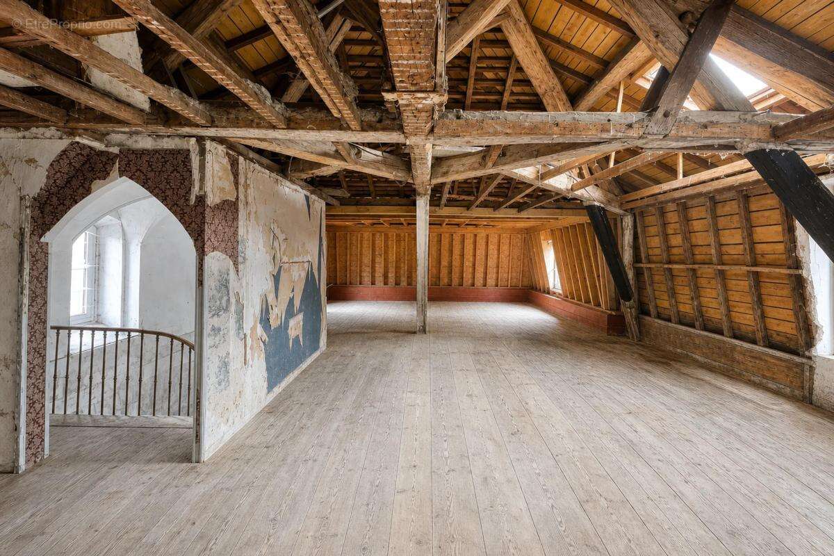 Domaine de caractère à restaurer – 500 m² –3,6 ha – accès rapide - photo 13