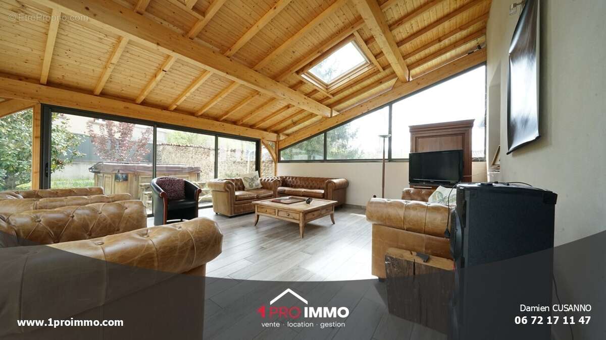 n°12 - Maison à ROYBON