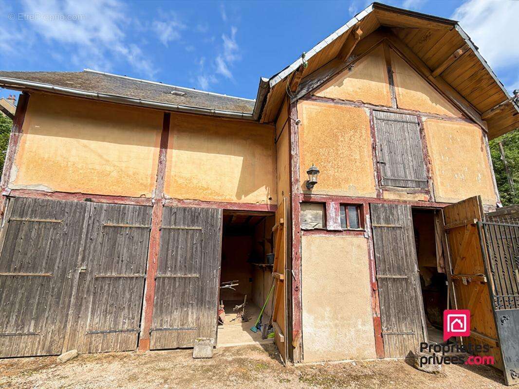 Maison à AVALLON
