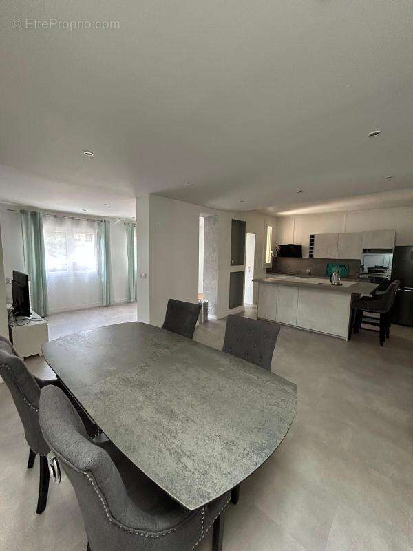 Maison à VILLEMOMBLE