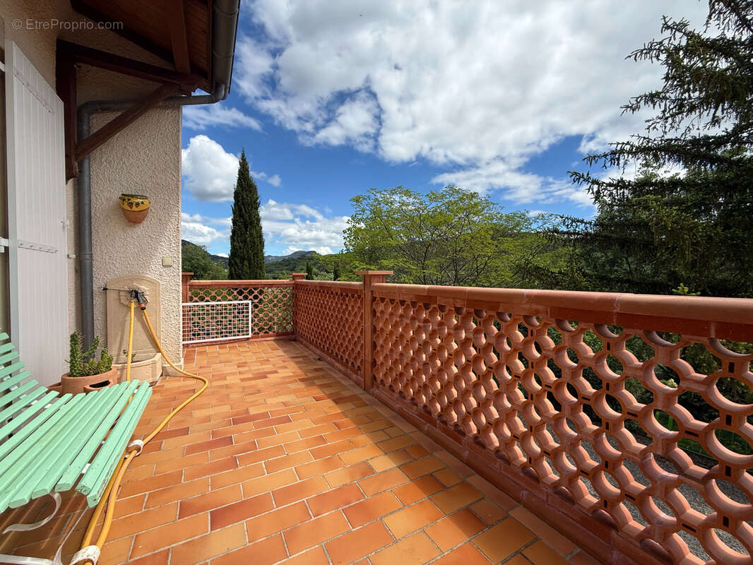 Maison à POUJOLS