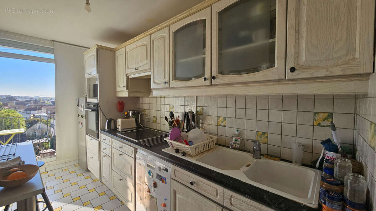 Appartement à HOUILLES