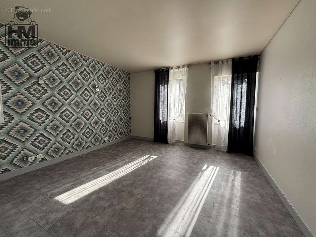 n°3 - Maison à ANGOISSE