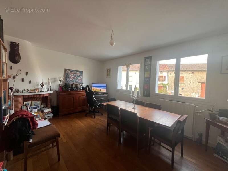 Appartement à CHATEAUPONSAC