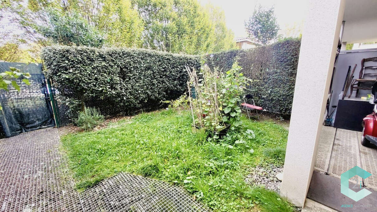 Appartement à CAZERES